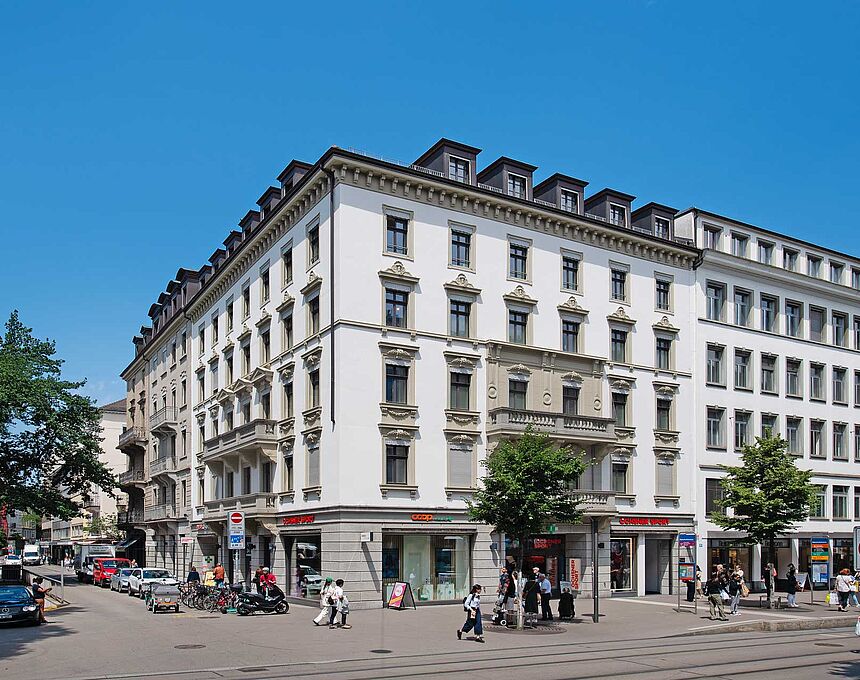 Bahnhofstrasse 81 / Schweizergasse 2, 4, Zürich